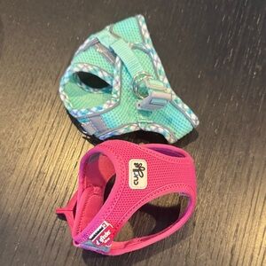 Curli & no brand XXS dog harnesses set. Mesh. Velcro & click lock closures. New.